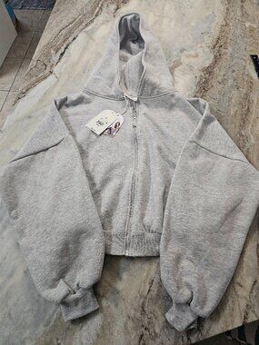 Blogilates Marshmallow Hoodie Gray Medium NWT Cropped Cozy Zip Up